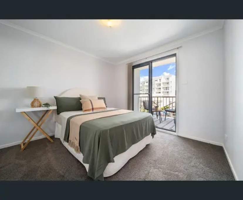 Unfurnished room with own bathroom