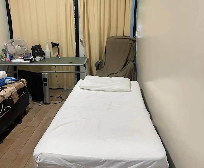 Furnished room in a flatshare