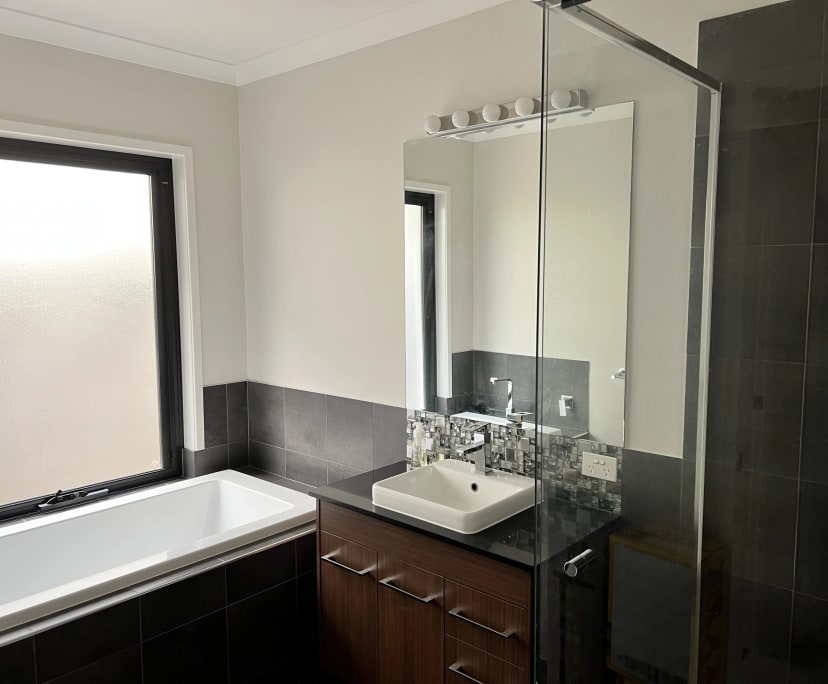 $290, Share-house, 4 bathrooms, Oxley QLD 4075