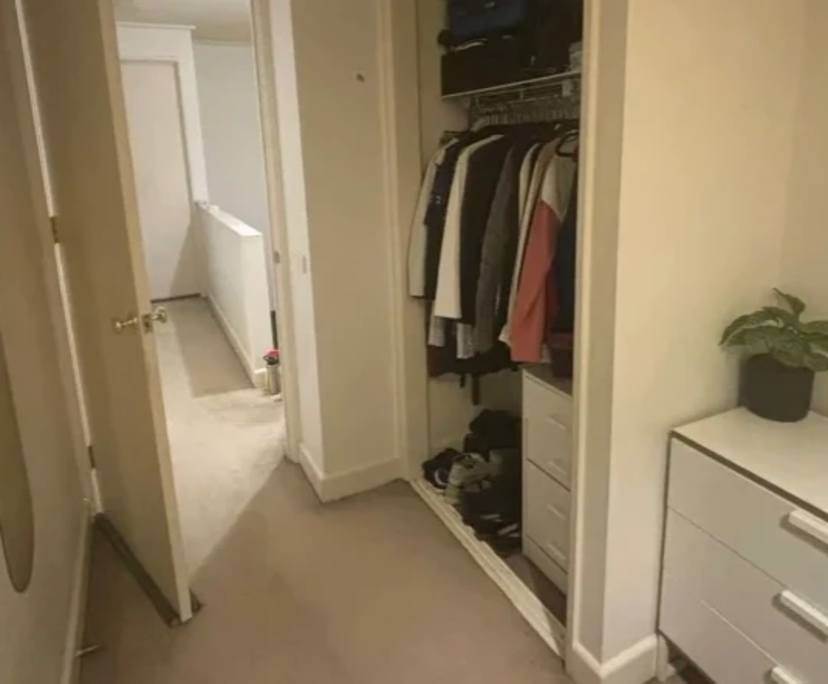 Room in a share house