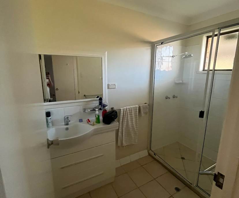 $250, Share-house, 3 bathrooms, Norman Gardens QLD 4701