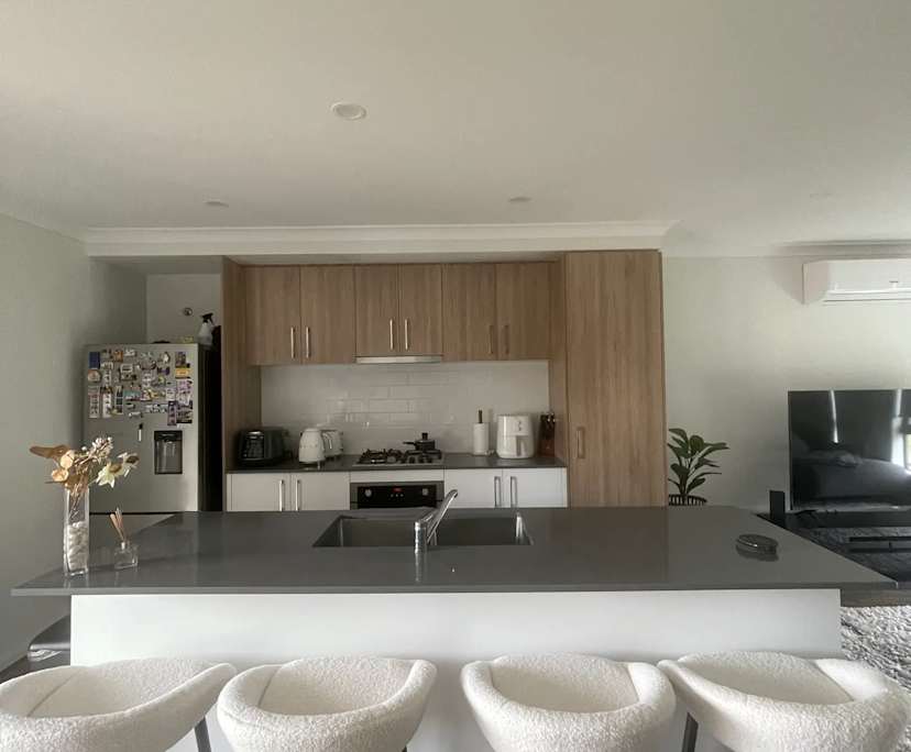 $200, Flatshare, 3 bathrooms, Thornhill Park VIC 3335