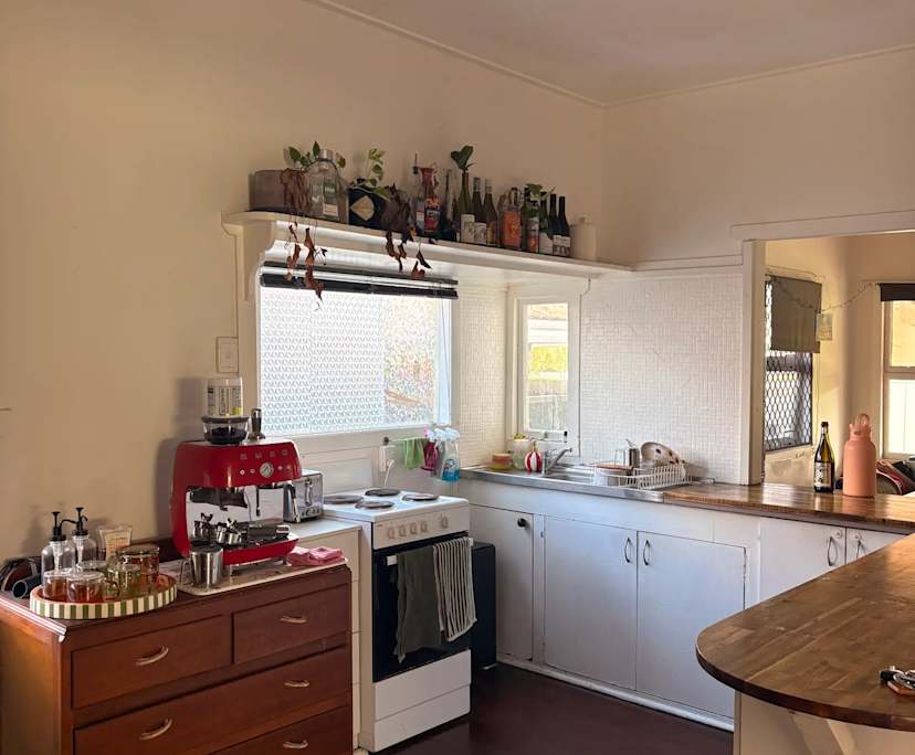 Room in a share house