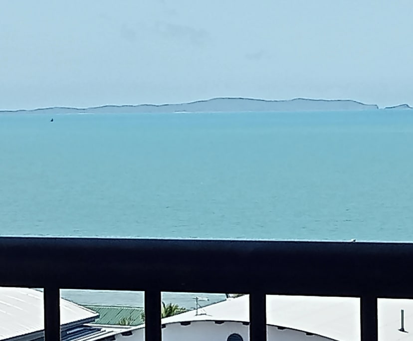 $350, Flatshare, 3 bathrooms, Meikleville Hill QLD 4703