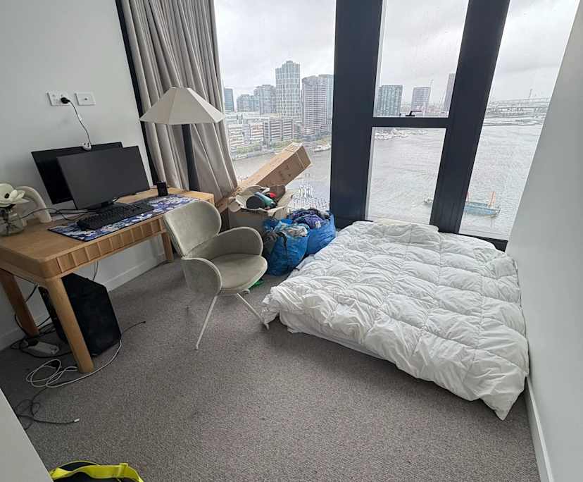 Furnished room in a flatshare