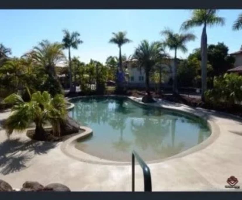 $285, Share-house, 3 bathrooms, Highland Park QLD 4211