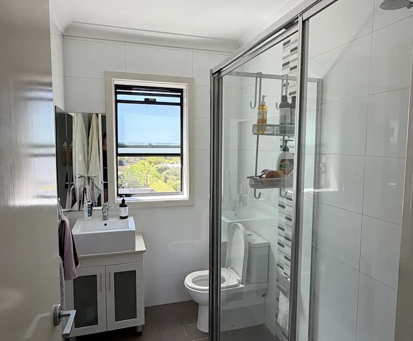 $250, Flatshare, 2 bathrooms, Wollongong NSW 2500