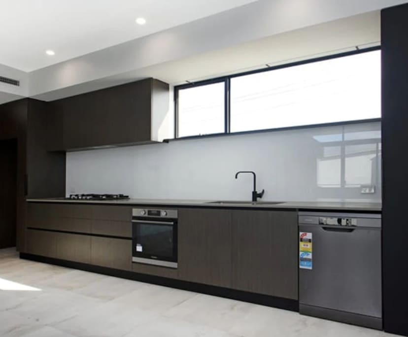 $355, Flatshare, 2 bathrooms, Rivervale WA 6103