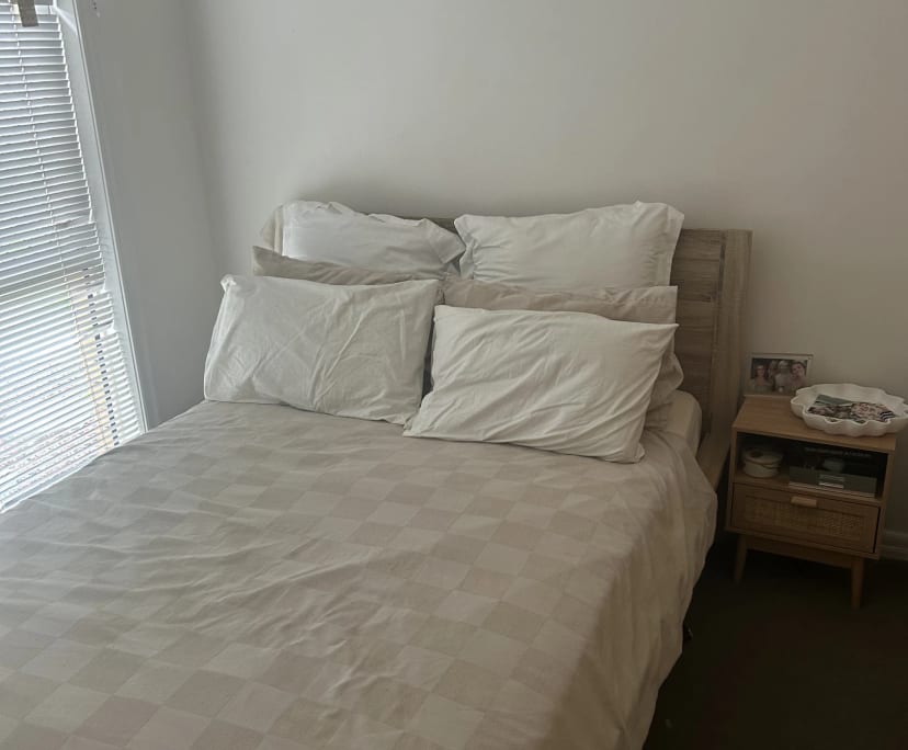 Room in a share house