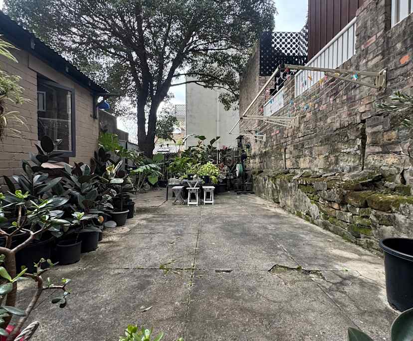 Furnished room in a flatshare