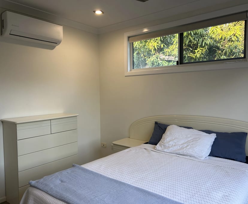 Granny Flat for Rent in Hermit Park, Townsville 3...