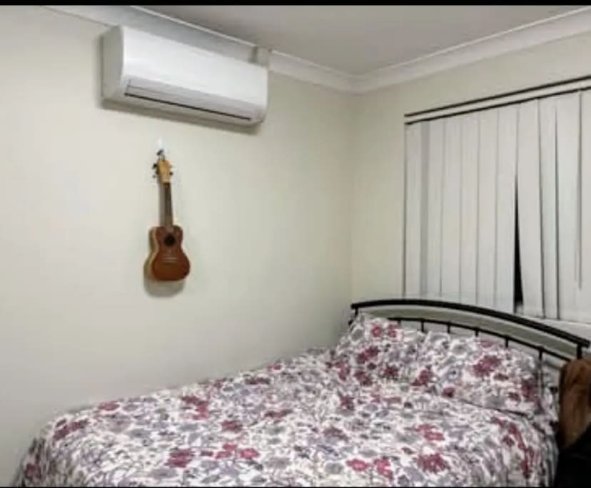Furnished room in a flatshare