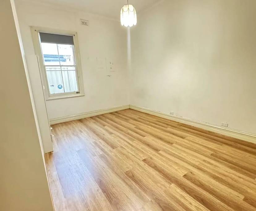 Room in a share house