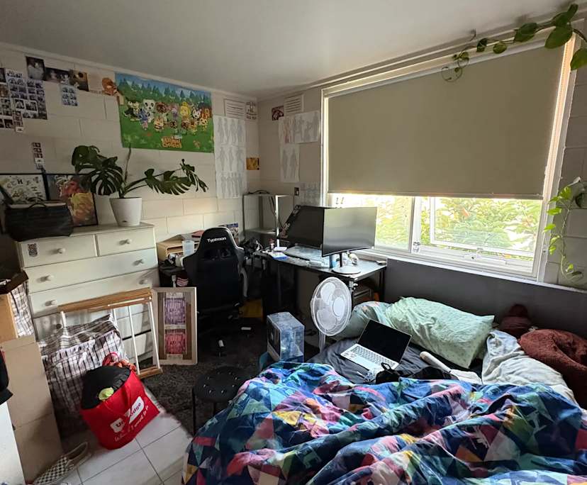 Unfurnished room in a flatshare