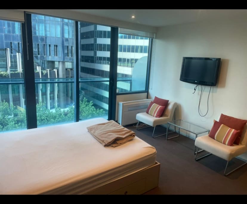 Unfurnished room studio flat for rent