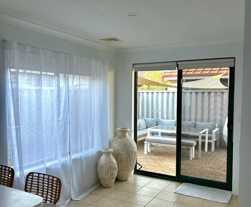 $300, Share-house, 3 bathrooms, Waikiki WA 6169
