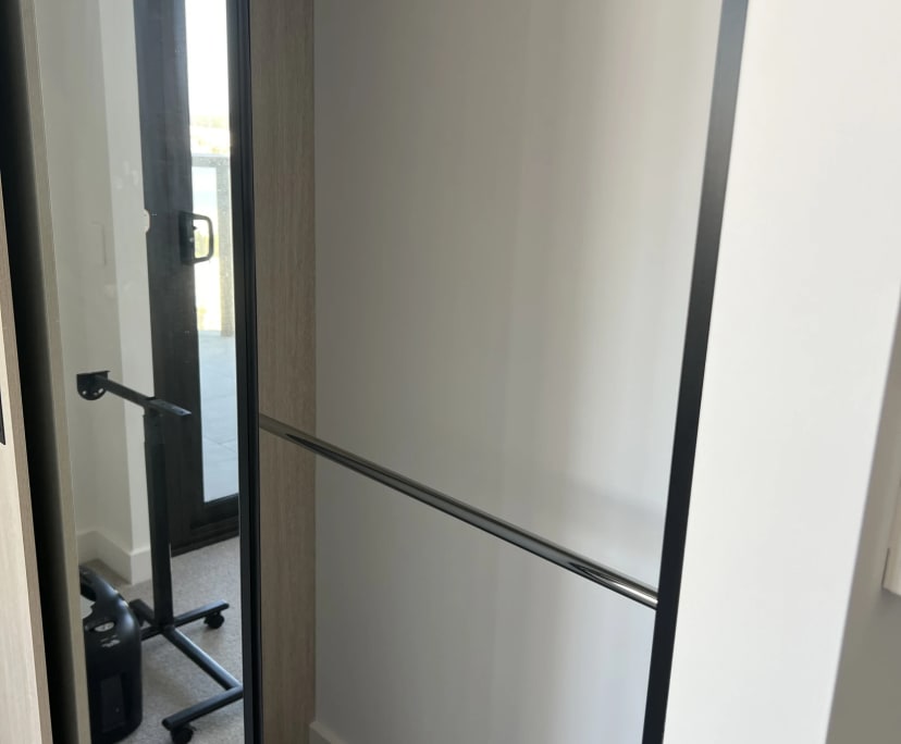 Furnished room with ensuite in a flatshare