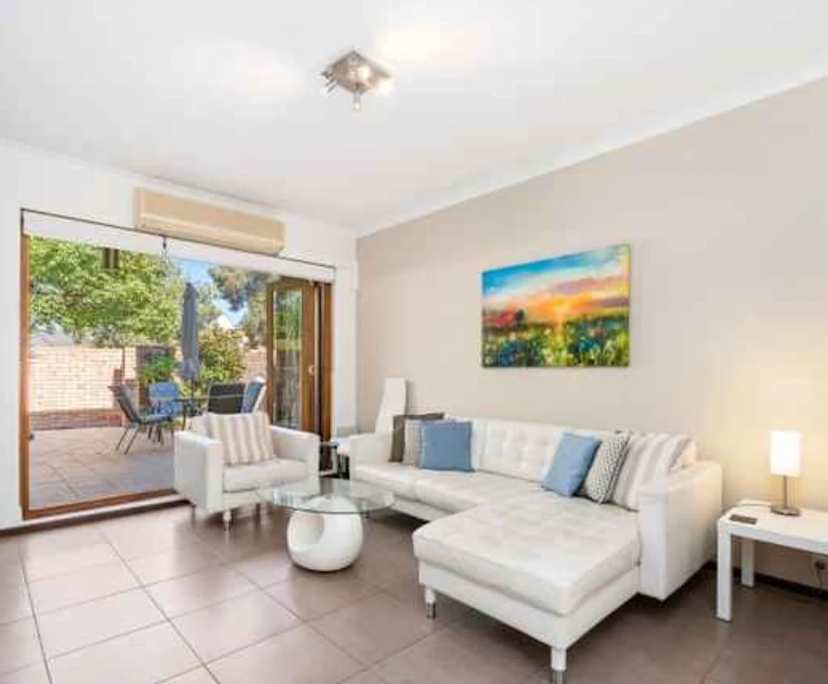 Whole property with 2 rooms for rent