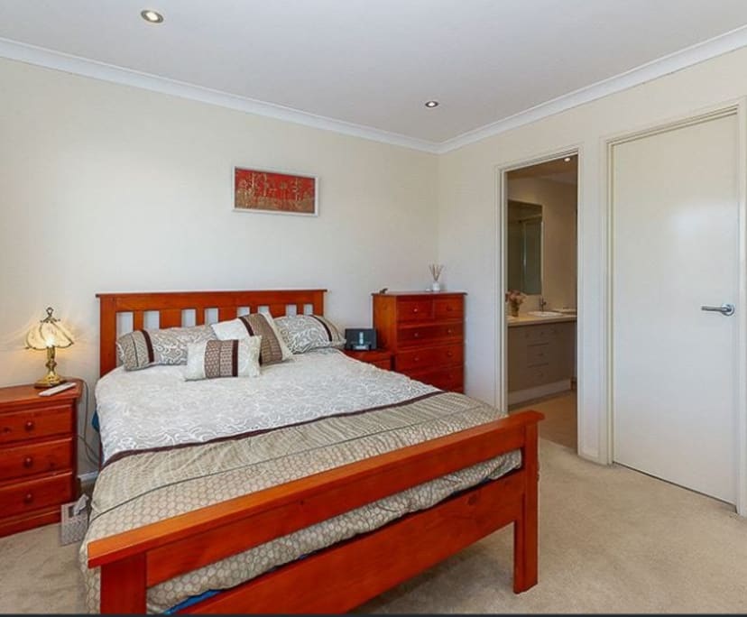 $350, Share-house, 3 bathrooms, Bassendean WA 6054