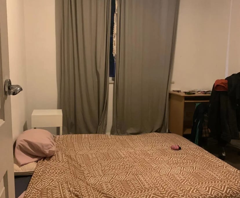 Furnished room in a flatshare