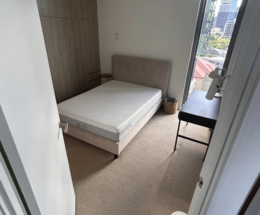 Furnished room with ensuite in a flatshare