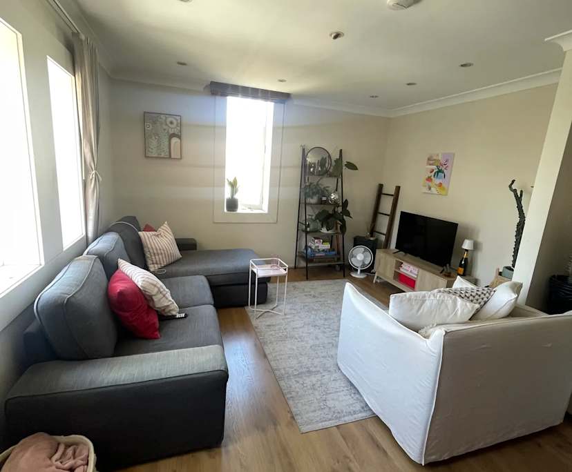 Unfurnished room in a flatshare