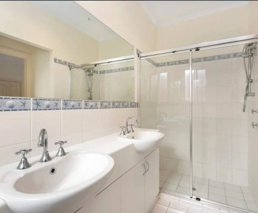 Whole property with 3 rooms for rent