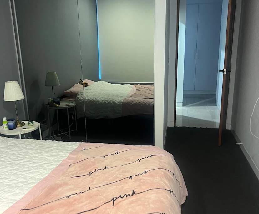 Furnished room in a flatshare