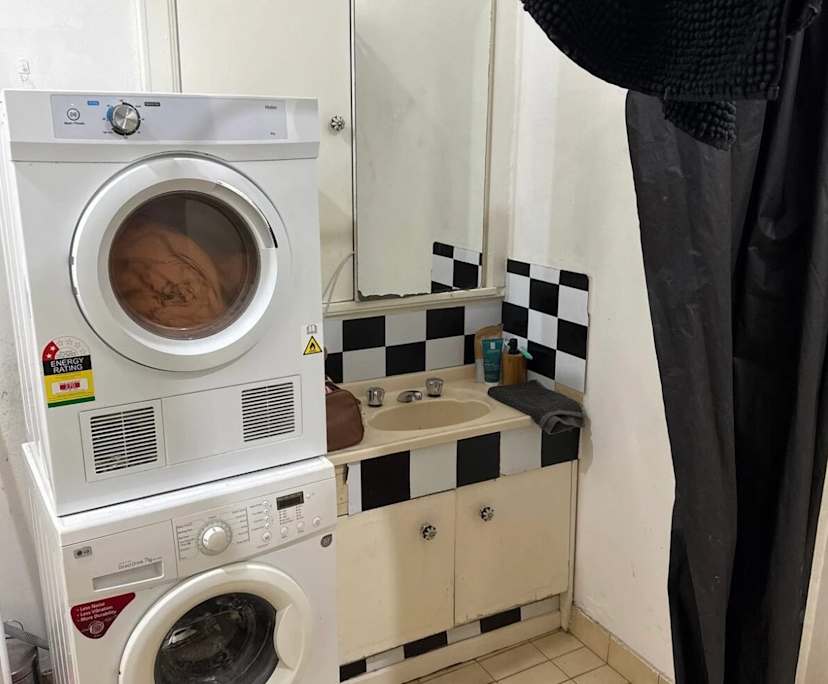 Whole property with 2 rooms for rent