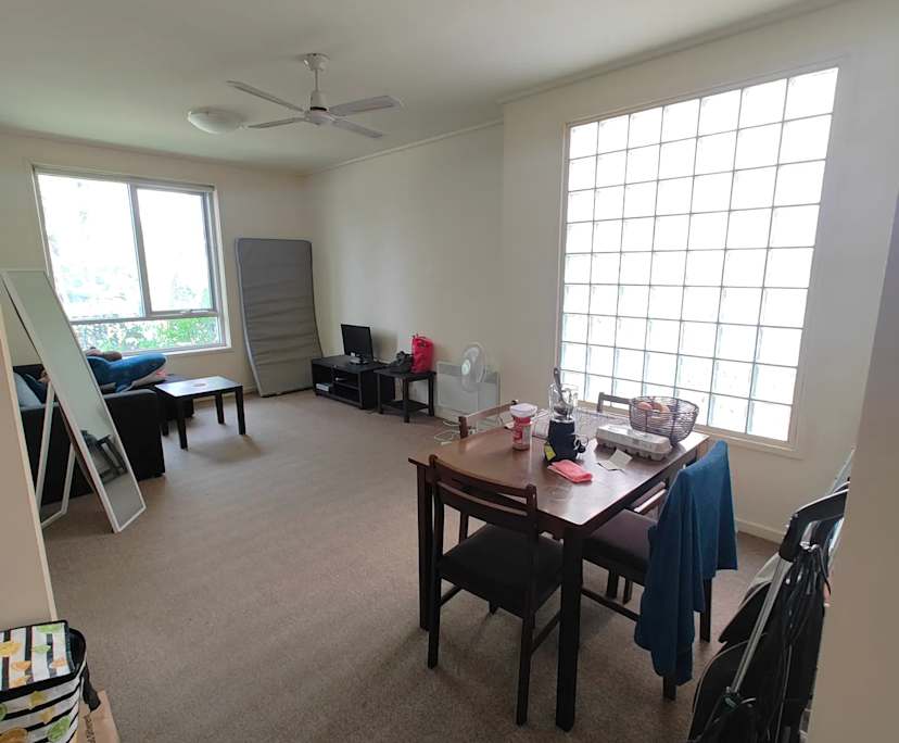 Furnished room in a flatshare