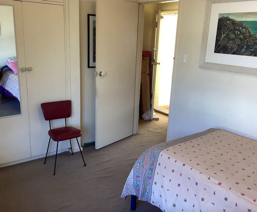 Furnished room in a flatshare