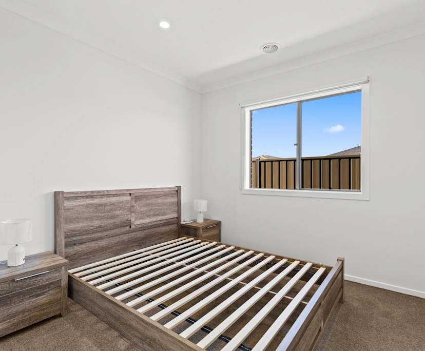 $200, Share-house, 3 bathrooms, Melton South VIC 3338