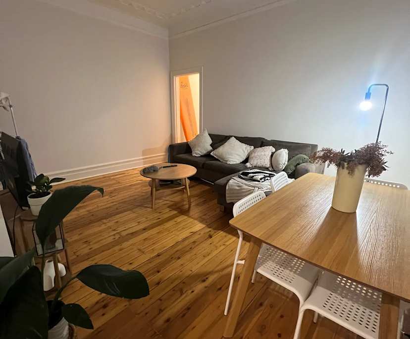 Furnished room in a flatshare