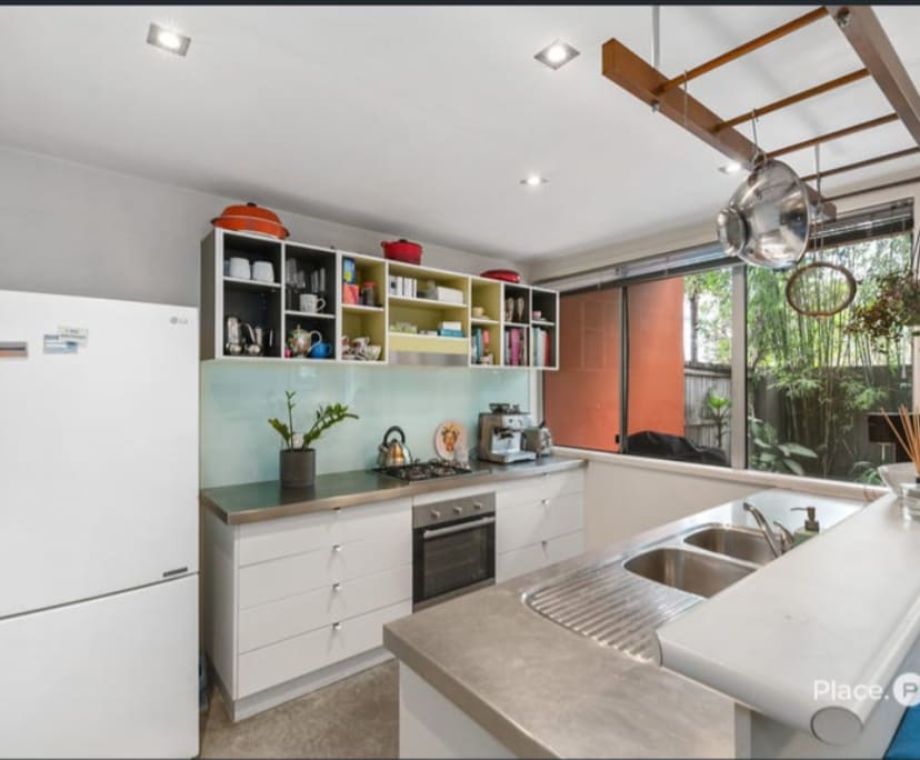 $250, Share-house, 3 bathrooms, Fortitude Valley QLD 4006