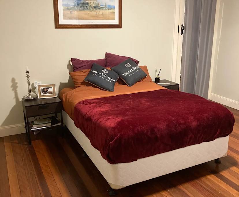 Room in a share house