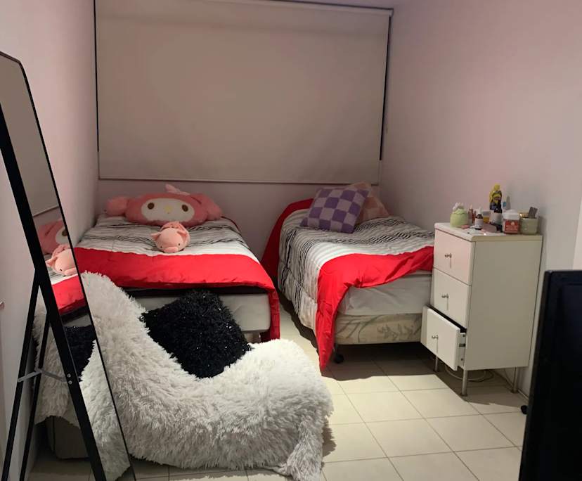 Furnished room in a flatshare