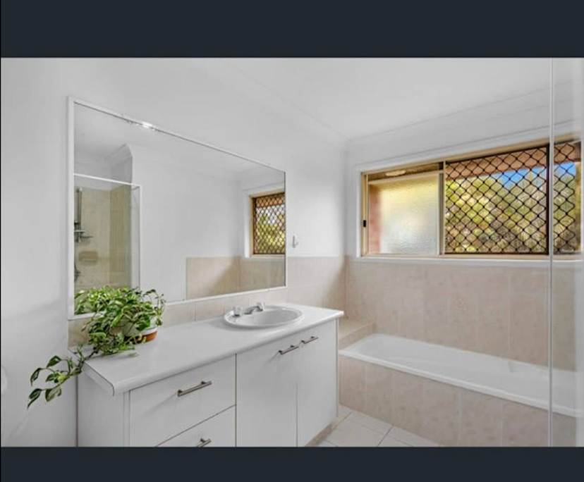 $310, Share-house, 3 bathrooms, Burleigh Waters QLD 4220