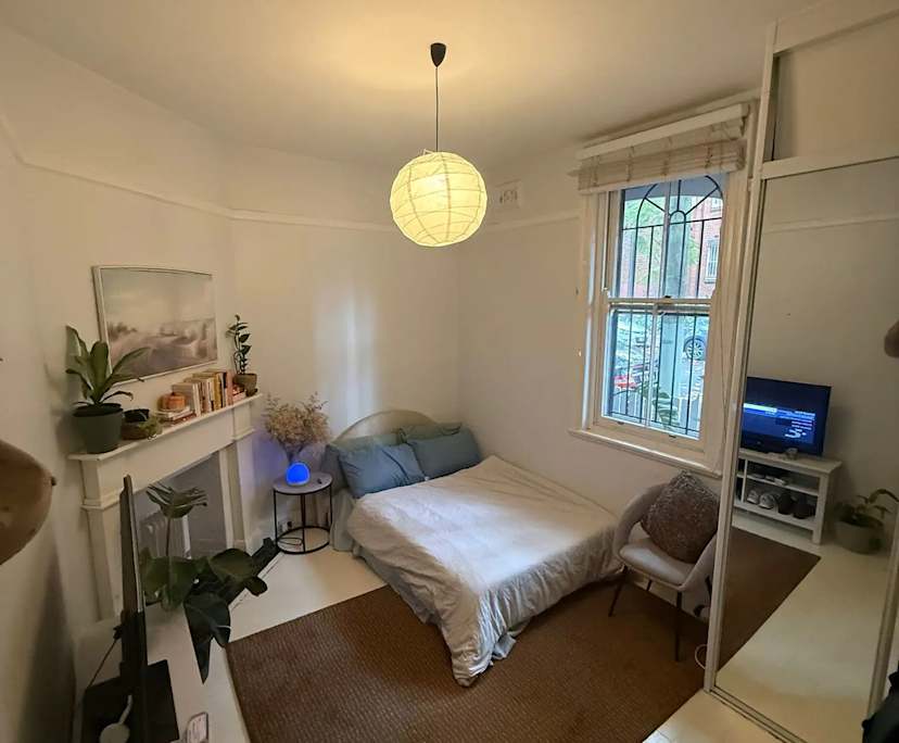 Furnished room in a share house
