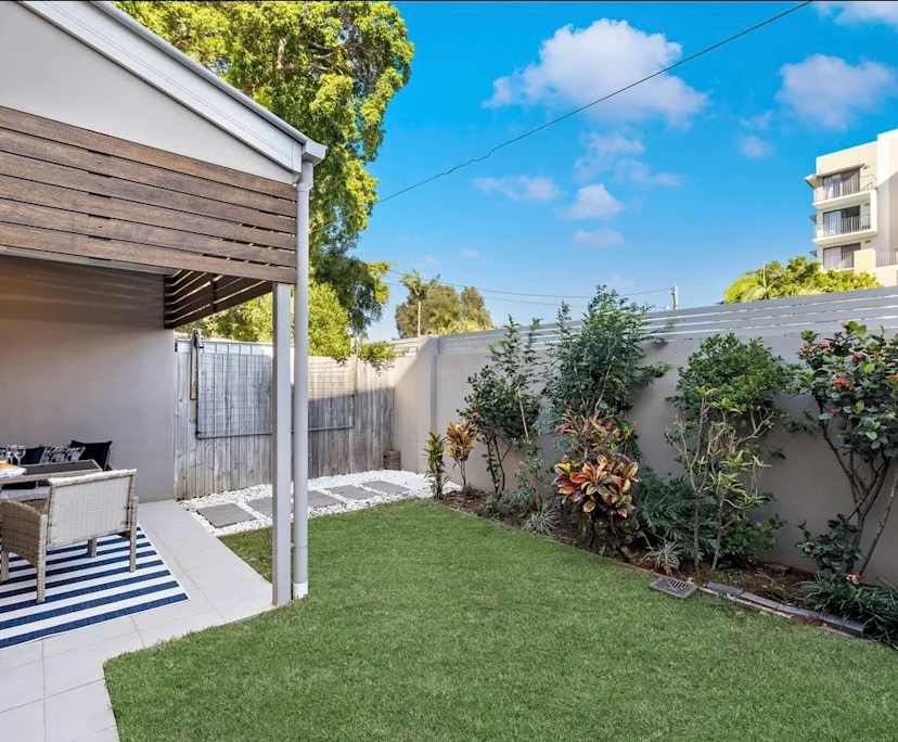 Unfurnished room with own bathroom