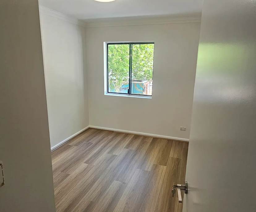 Unfurnished room in a flatshare