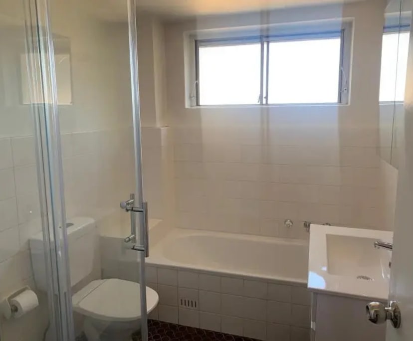 $300, Flatshare, 2 bathrooms, Kensington NSW 2033