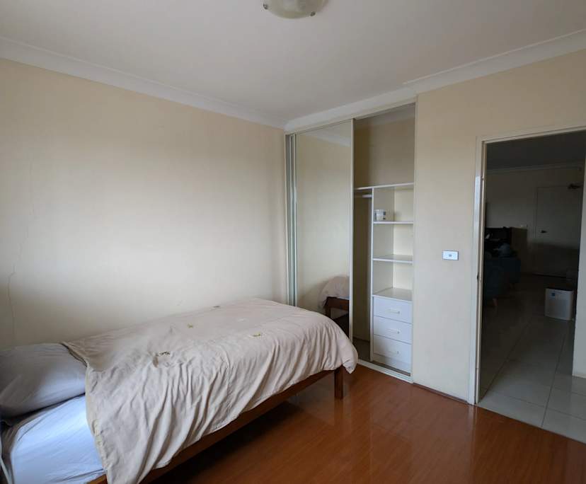 Unfurnished room in a flatshare