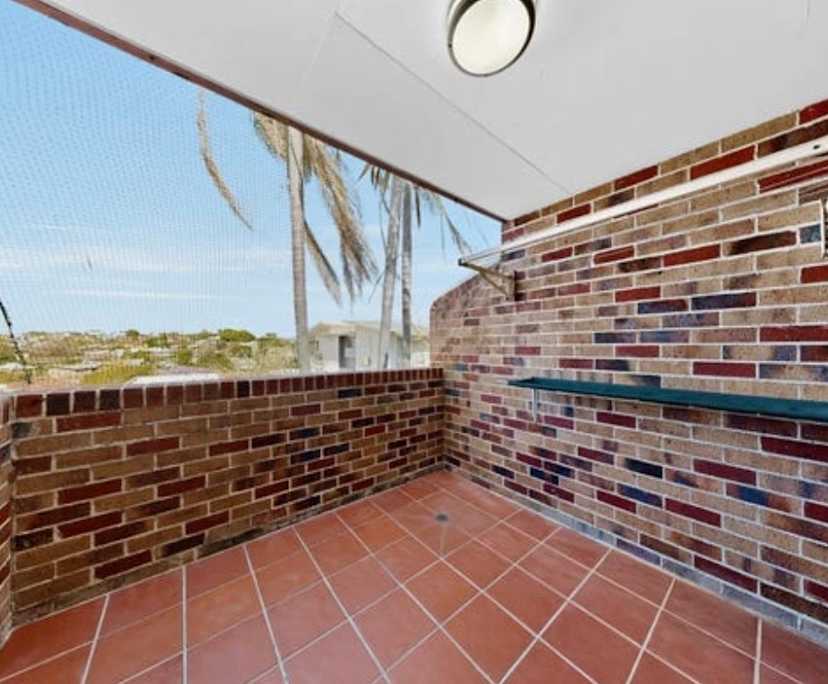 Unfurnished room in a flatshare