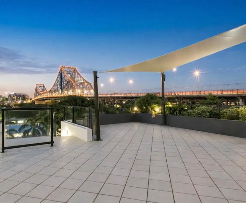 Unfurnished room with own bathroom