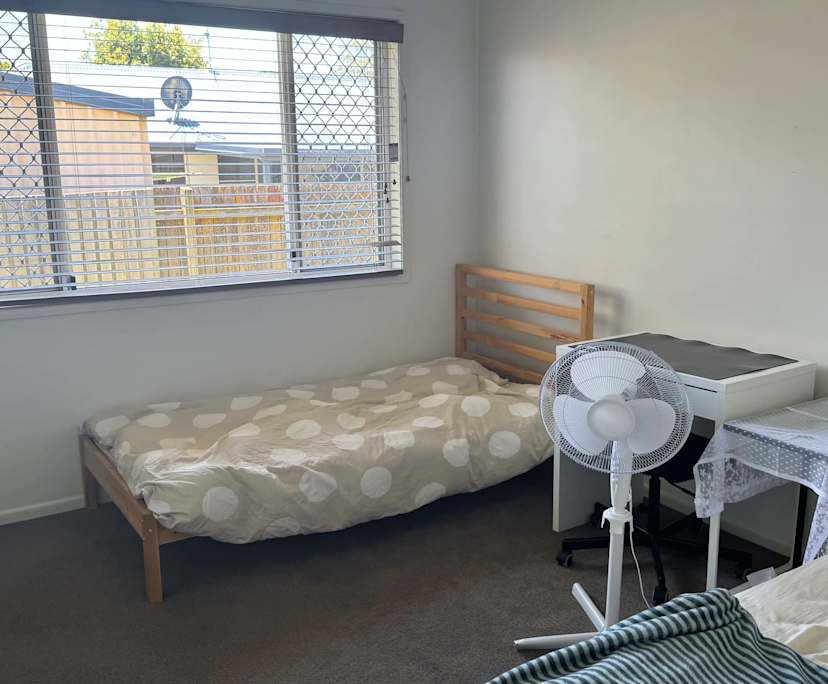 $300, Share-house, 3 bathrooms, Kearneys Spring QLD 4350