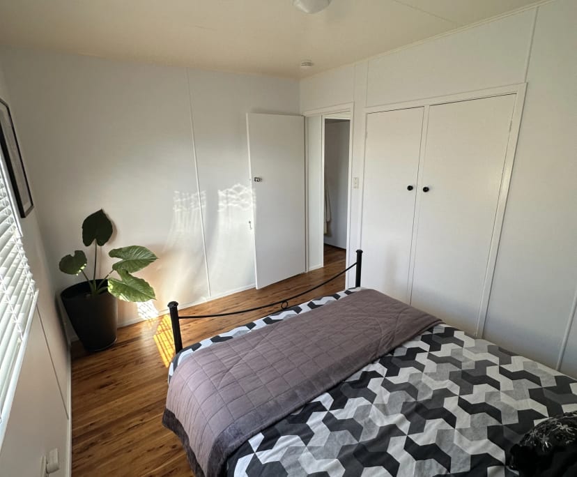 Room in a share house