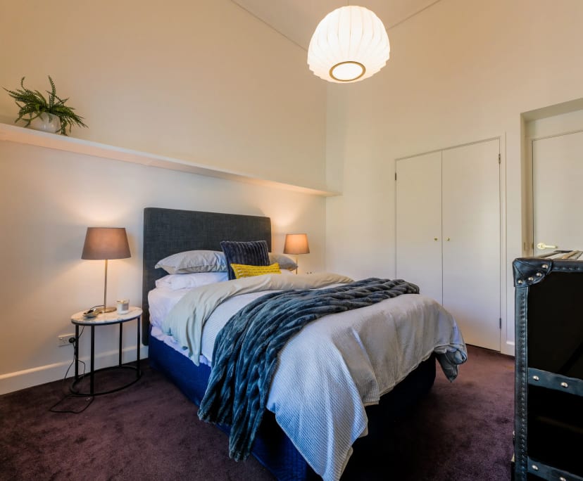 Furnished room in a flatshare