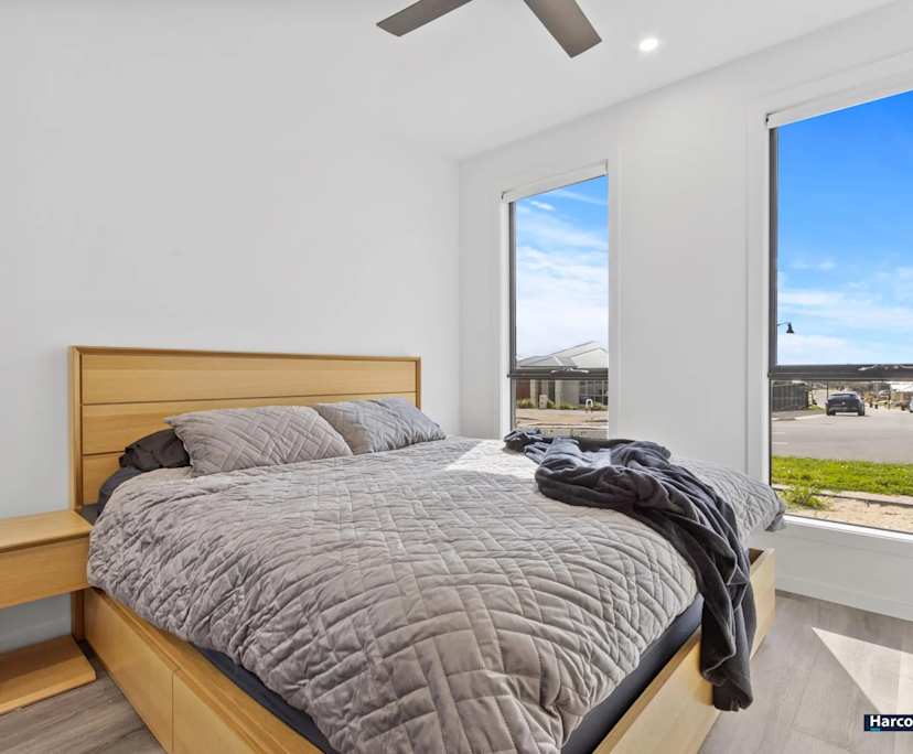 Unfurnished room in a share house