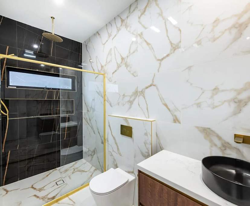 Furnished room with own bathroom