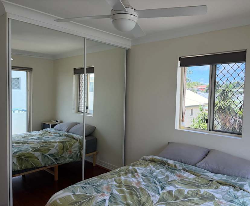 $350, Flatshare, 2 bathrooms, Yeerongpilly QLD 4105